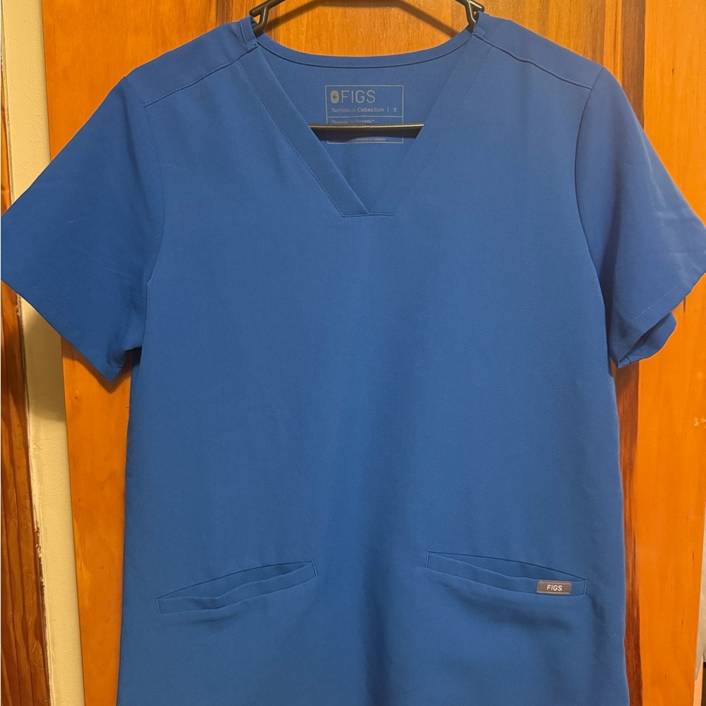 FIGS Classic V-Neck Scrub Top in Royal Blue
